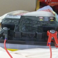 Die Spannungsquelle in Form einer Verbraucher-Batterie